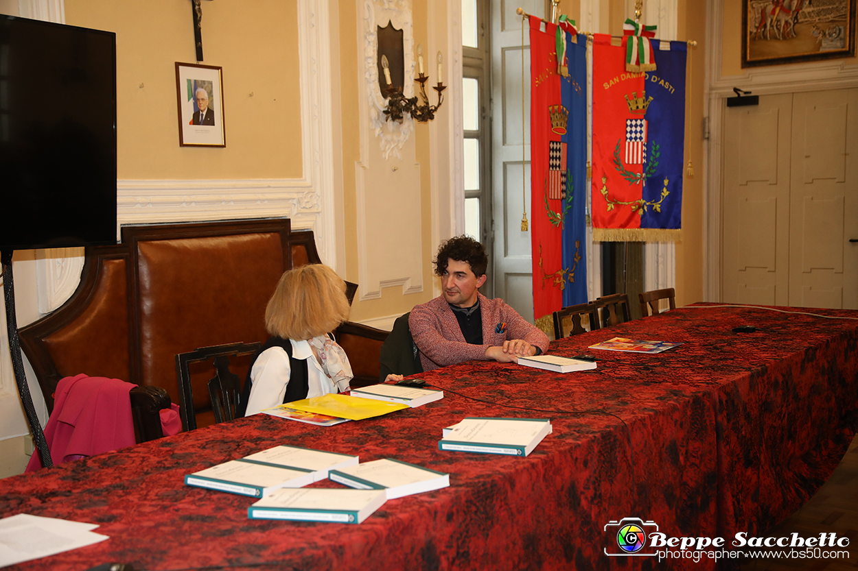 VBS_5700 - Presentazione libro 'DonnaDonne. L'evoluzione delle donne' di Maria Rita Mottola.jpg